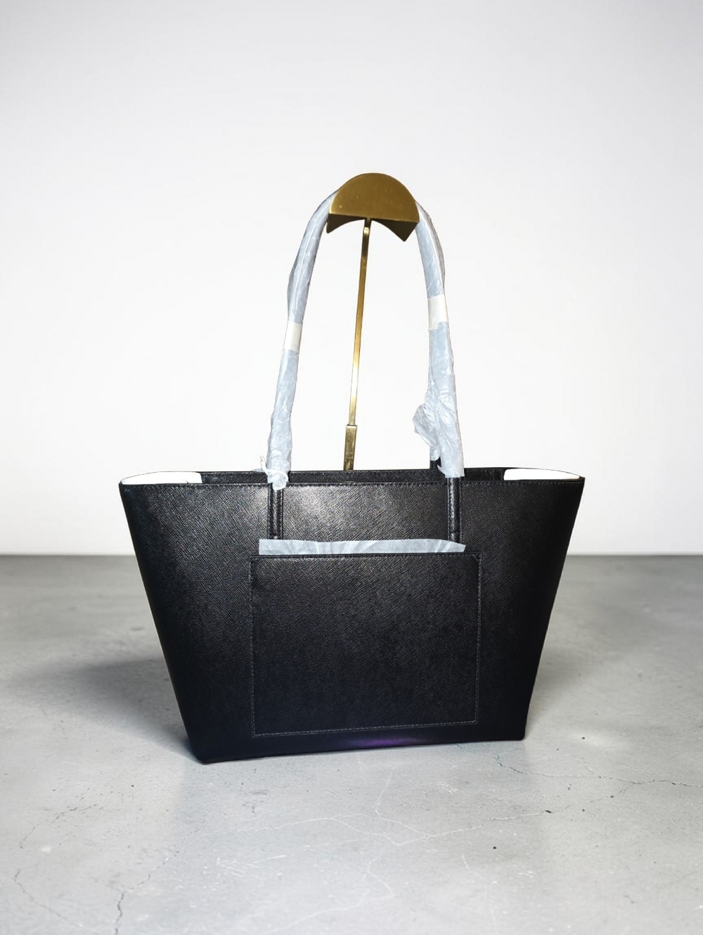 NWT TORY BURCH SM Sleek Black Tote with Subtle Gold Accent FRER GIFTS - Picture 2 of 8
